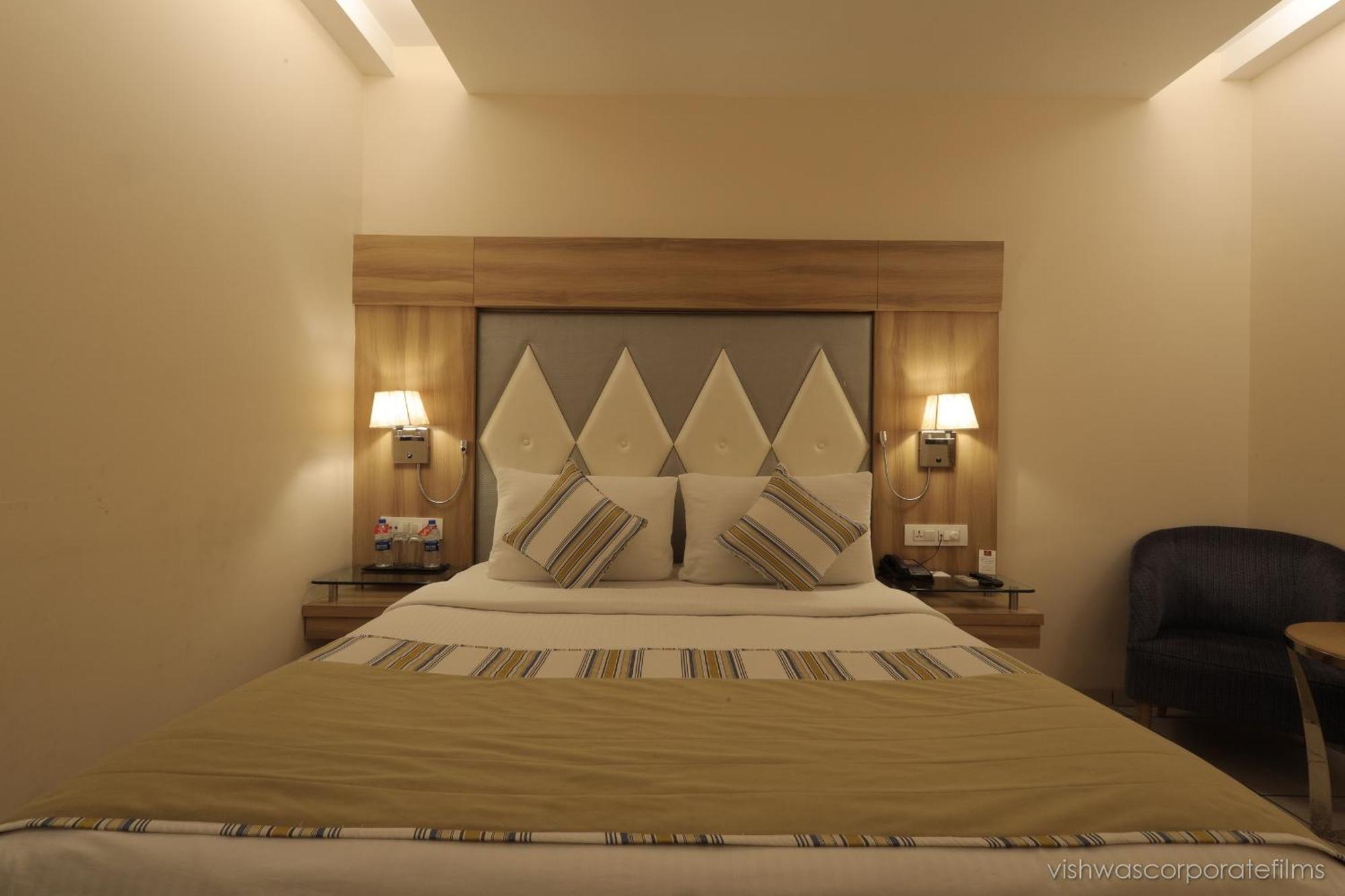 Rang Lords Inn Bharuch Εξωτερικό φωτογραφία