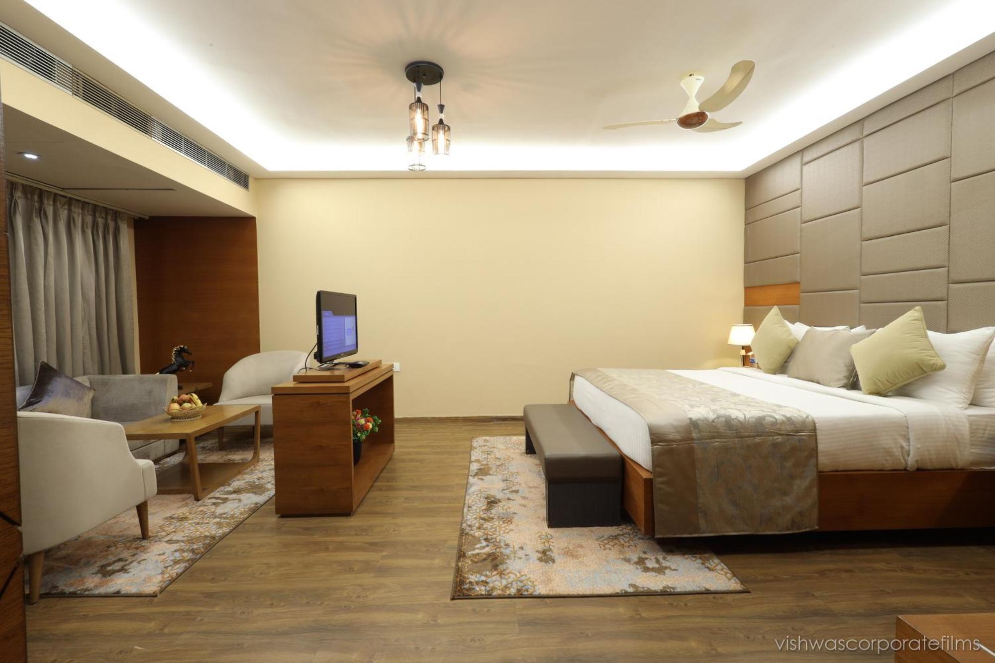 Rang Lords Inn Bharuch Εξωτερικό φωτογραφία